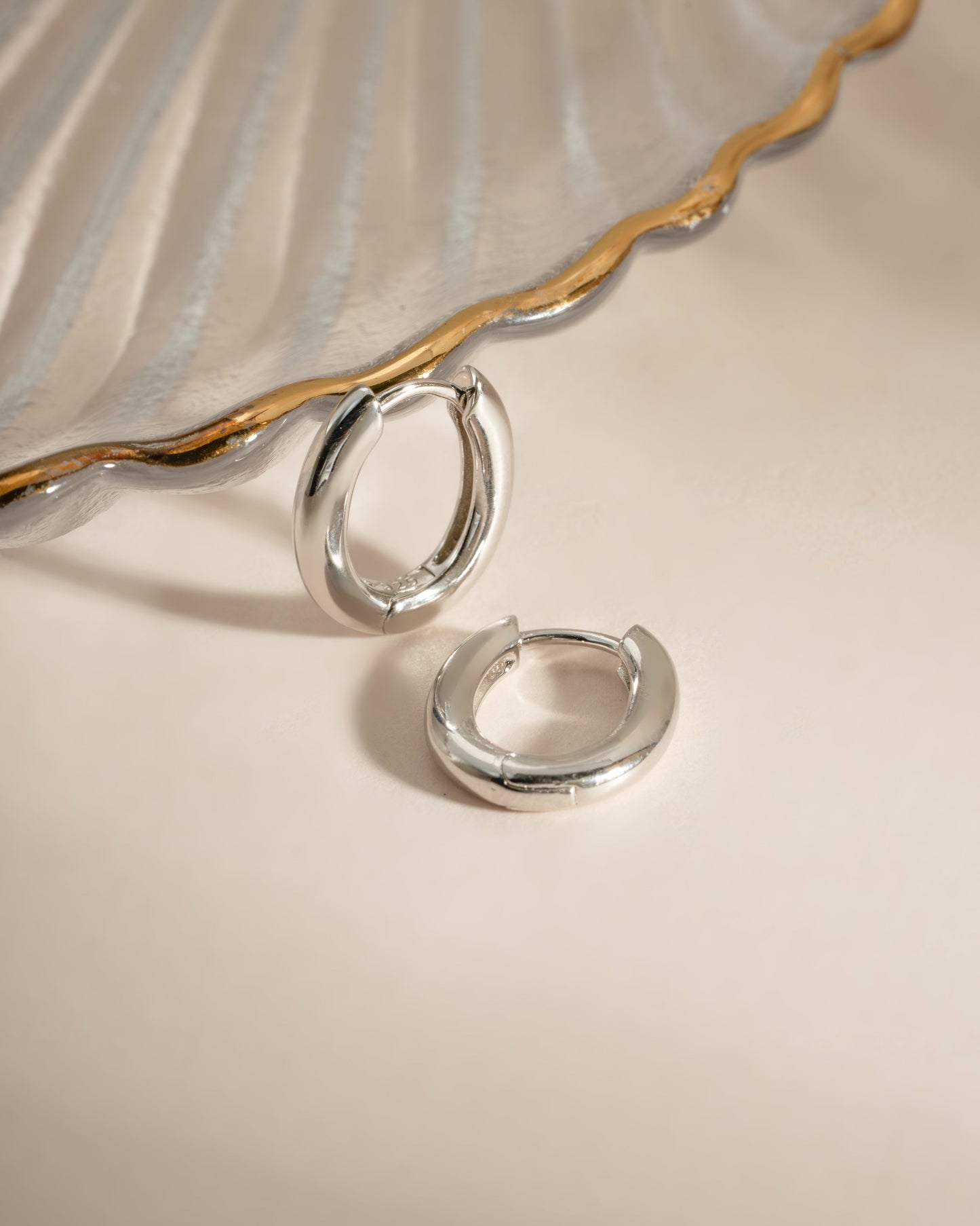 Oval Plain Huggies
