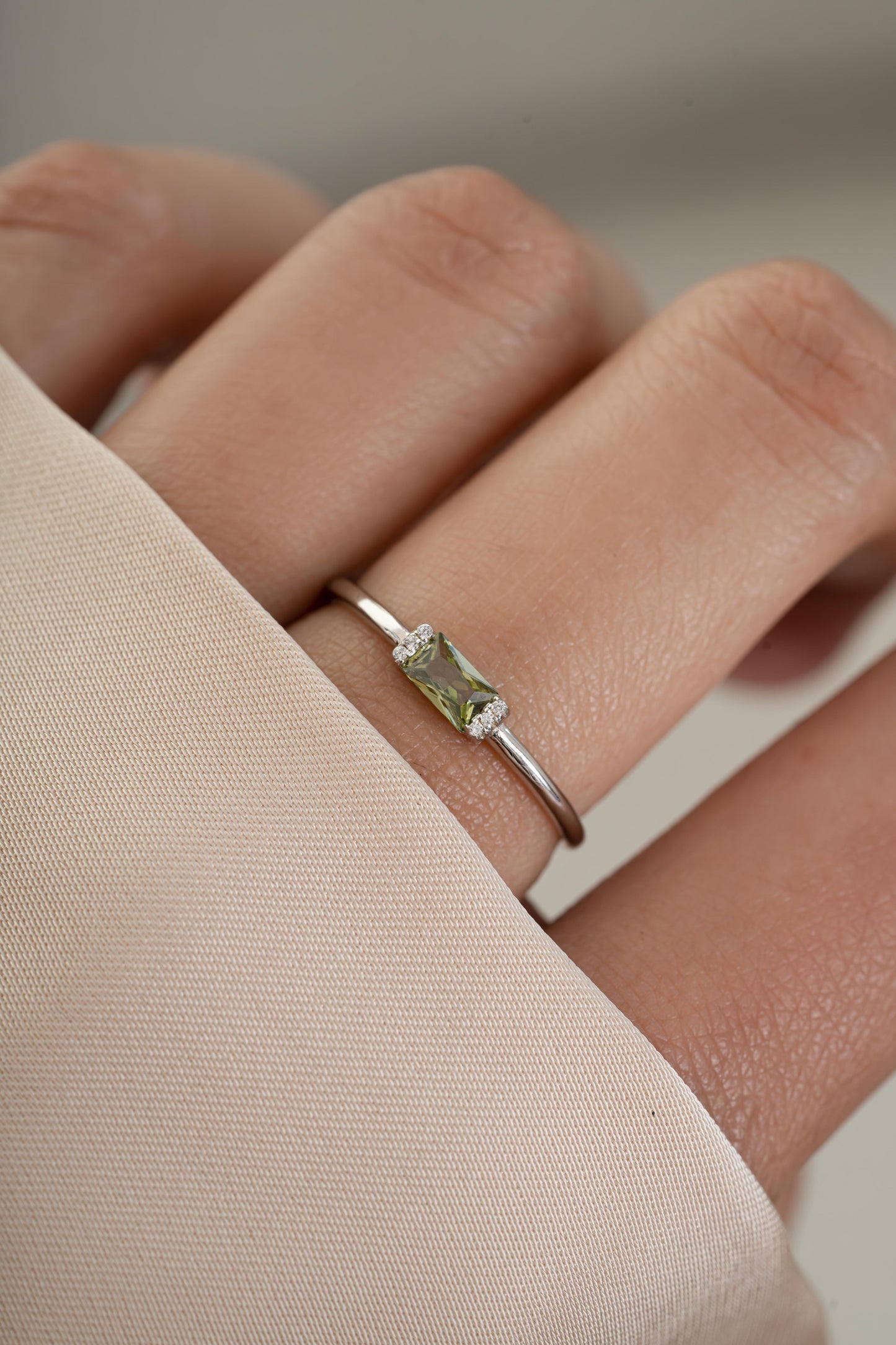 Peridot Simple Baguette Ring