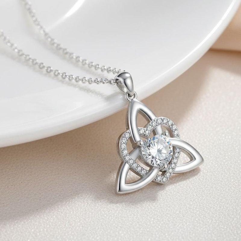 Celtic Knot Heart Pendant Necklaceüíéüìø